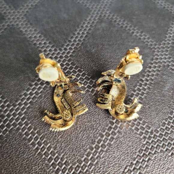 Vtg Butler for FAC (Fifth Avenue Collection) Clip-On Earrings - Picture 7 of 7